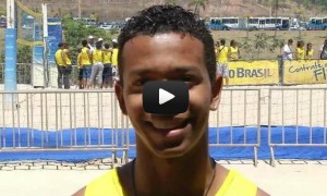 Crianças e adolescentes jogam vôlei na “praia” montada na Cidade Administrativa