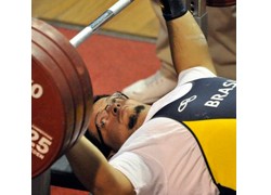 Pelo segundo ano consecutivo, halterofilista do Oficina de Esportes é eleito o melhor do país