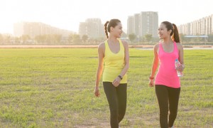 Diminuição da hipertensão, colesterol e diabetes: conheça os benefícios da caminhada