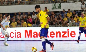 De virada, Brasil leva a melhor sobre Uruguai pelo Desafio Internacional de Futsal