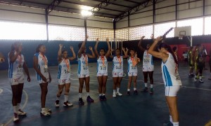 Cynthia Alves, atleta premiada no basquete, é entrevistada pelo Observatório e defende o esporte nas escolas