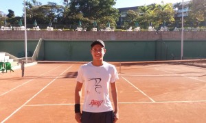 João Pedro Lopes supera distância da família e sonha com a categoria profissional do tênis
