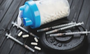 Anabolizantes fazem crescer os músculos sob risco de câncer e infarto