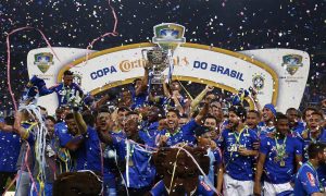 Em noite de pênaltis, taça da Copa do Brasil retorna a Minas Gerais