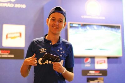 Henrykinho vai representar o Cruzeiro de novo no e-Brasileirão; ele foi vice na primeira edição (Foto: Kin Saito / CBF)