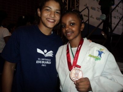 Medalhista olímpica, Sarah Menezes já visitou o projeto Avança Judô (Foto: Cida Martins)
