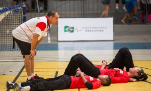 “O esporte é uma paixão em que os resultados mais importantes são os sorrisos e a satisfação de nossos alunos”, afirma treinador de goalball Eraldo dos Sandi