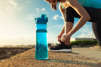 Saiba como se preparar para atividades físicas durante o verão (Foto: iStock)