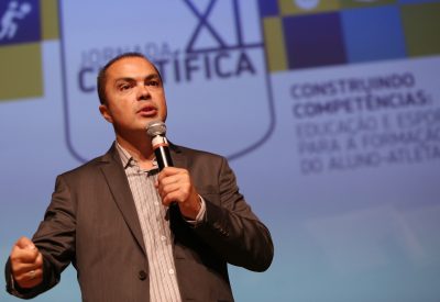 Secretário Rogério Sampaio conquistou o ouro nos Jogos Olímpicos de Barcelona, em 1992 (Foto: Ignácio Costa / Minas Tênis Clube)