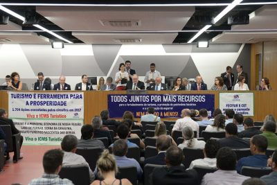 Audiência contou com grande presença popular. (Foto: Daniel Protzner)