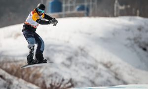 Sistema falha e brasileiro é eliminado nas oitavas do snowboard nos Jogos de Inverno