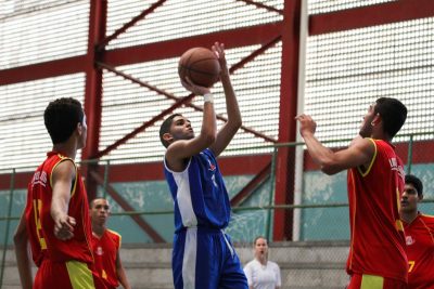 A competição deverá reunir, até a última etapa, cerca de 35 mil alunos-atletas. (Foto: Tiago Ciccarini/Feemg)