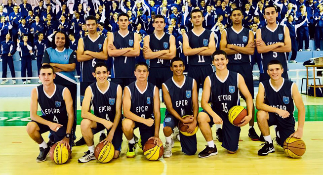 Equipe de basquete da EPCAR de Barbacena. Foto cedida pela professora Fabrícia Ferreira