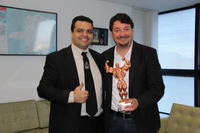Presidente da FMBB Cláudio Vidal com o Secretário de Esportes Ricardo Sapi Foto: acervo pessoal
